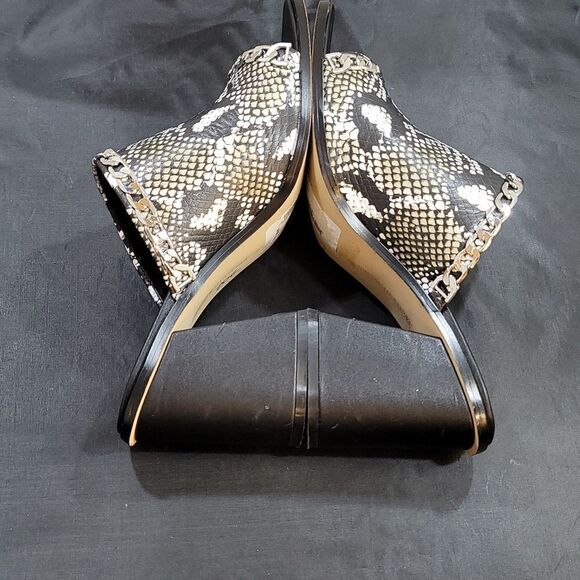 BRAND NEW SAKS FIFTH AVENUE COLLECTION LEATHER SANDALS - Picture 12 of 14